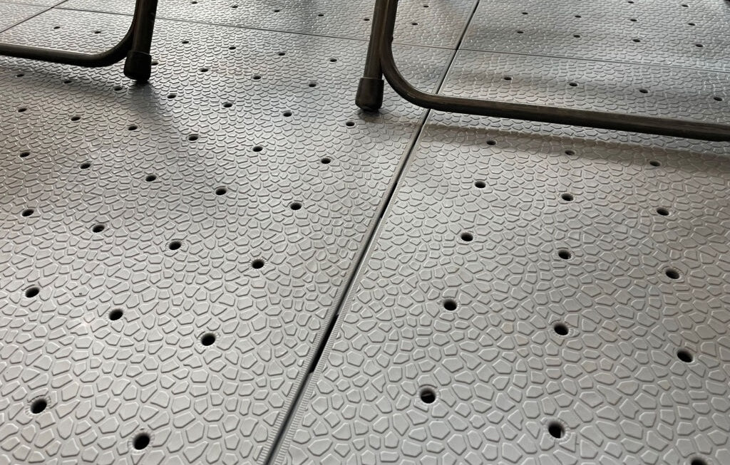 SnapGRID® XXL Interlocking Panels: Versatile Solutions for Sports, Construction & Events